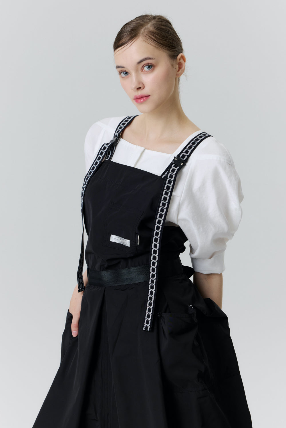 チェーンヒドゥンヒップエプロン