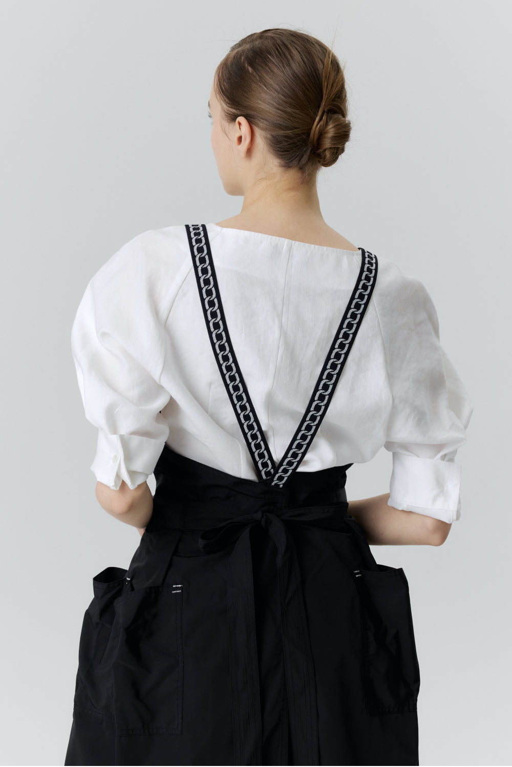 チェーンヒドゥンヒップエプロン