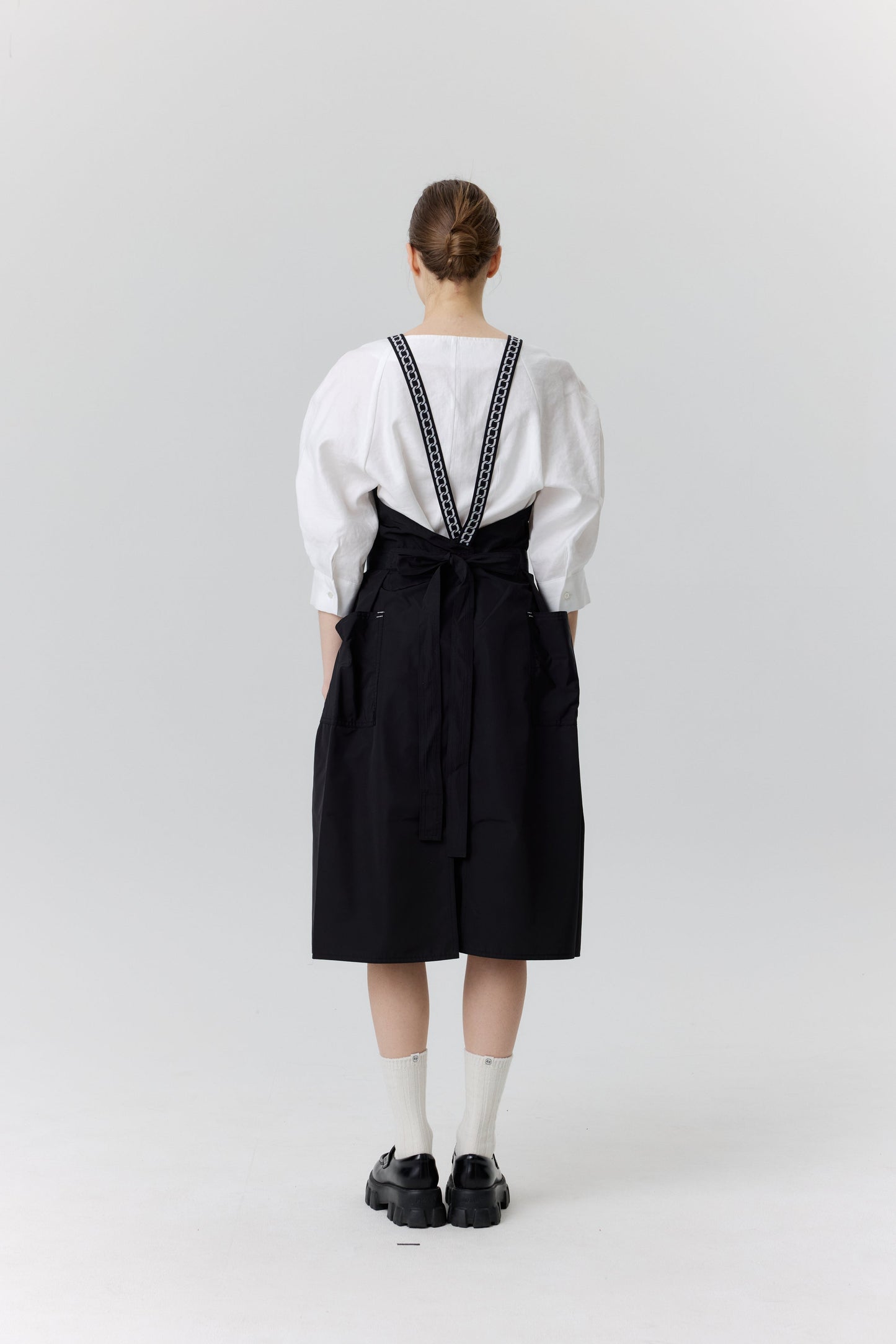 チェーンヒドゥンヒップエプロン